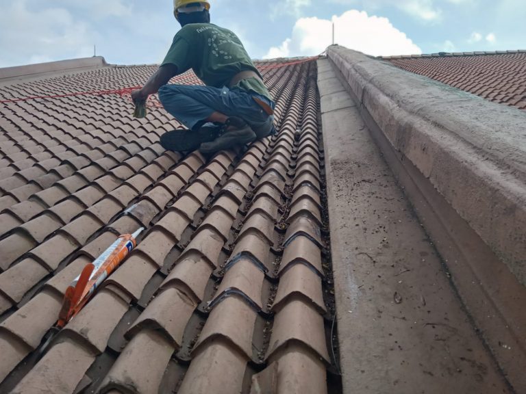 Roof Repair vs Replacement: Making the Right Decision